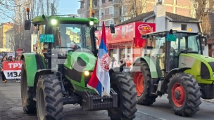Traktorima ka Novom Sadu